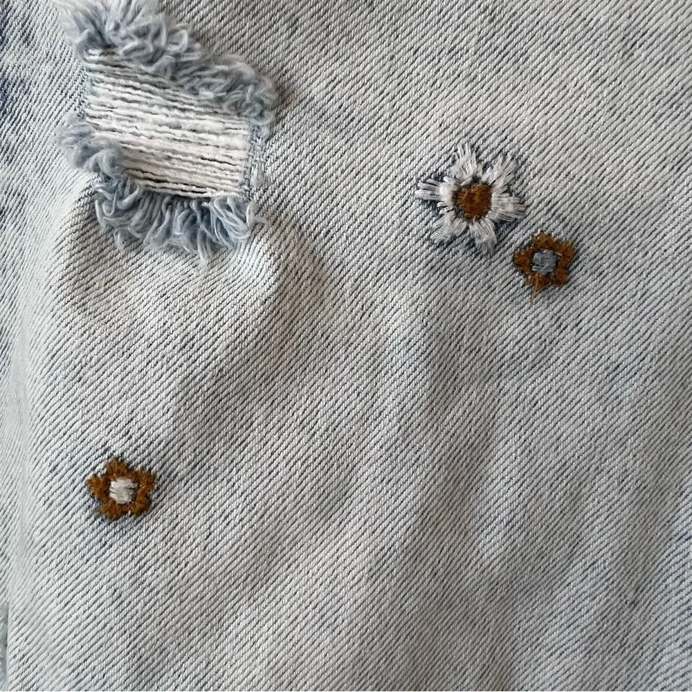 DRIFTWOOD Gizelle Distressed Floral Embroidered Ankle Jeans